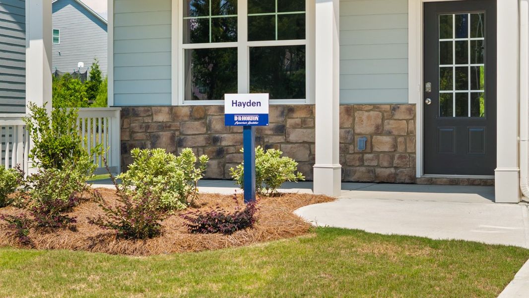 Representative exterior details of a home built from the HAYDEN by D.R. Horton in Lost Creek, Dallas (Image 3).