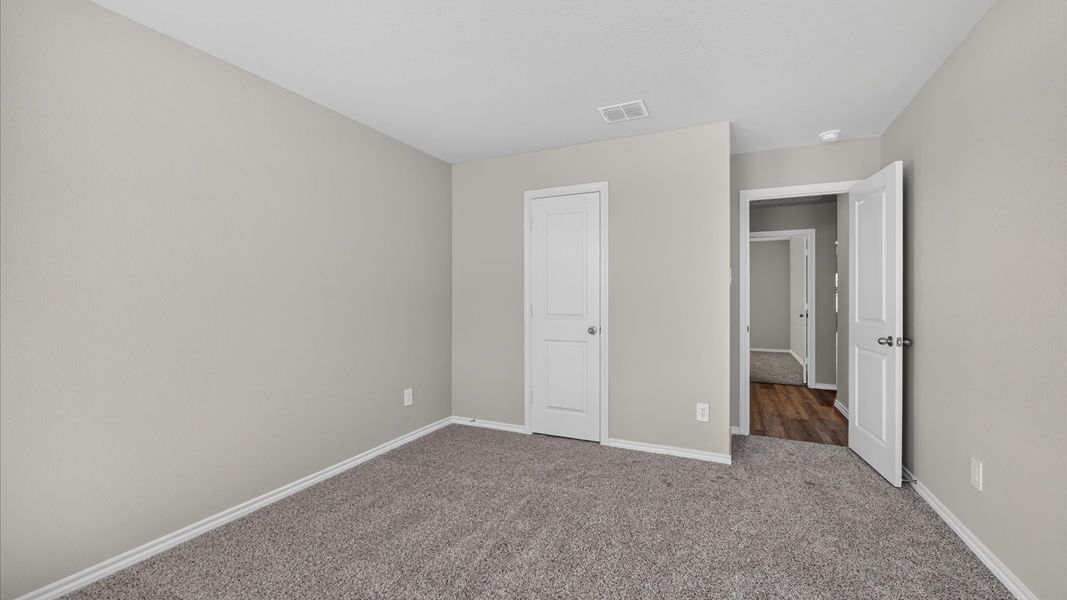 Spacious, unfurnished interior of a new home in The Hills at Reunion, Newark (Image 31).