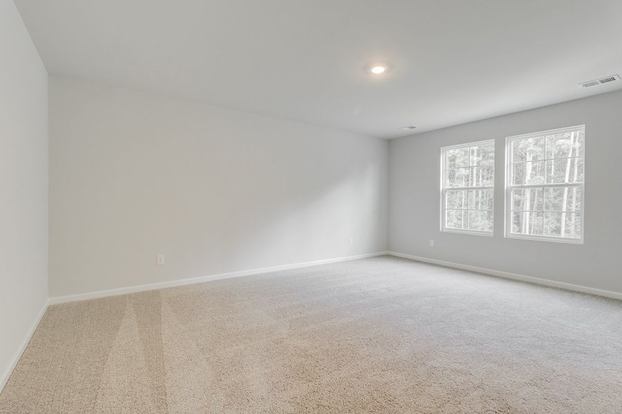 Spacious, unfurnished interior of a new home in Killians Crossing, Blythewood (Image 28).