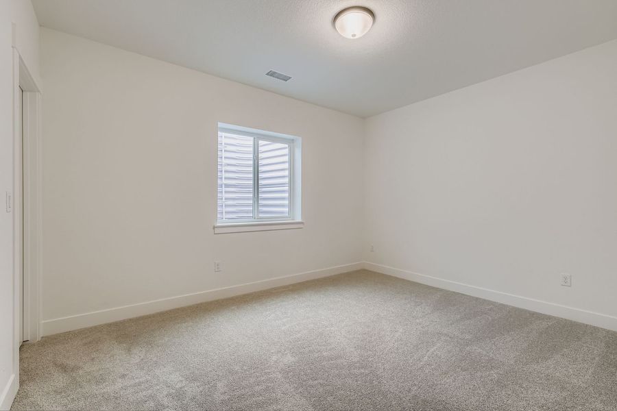 Spacious, unfurnished interior of a new home in Sterling Ranch Homestead 50s, Colorado Springs (Image 30).