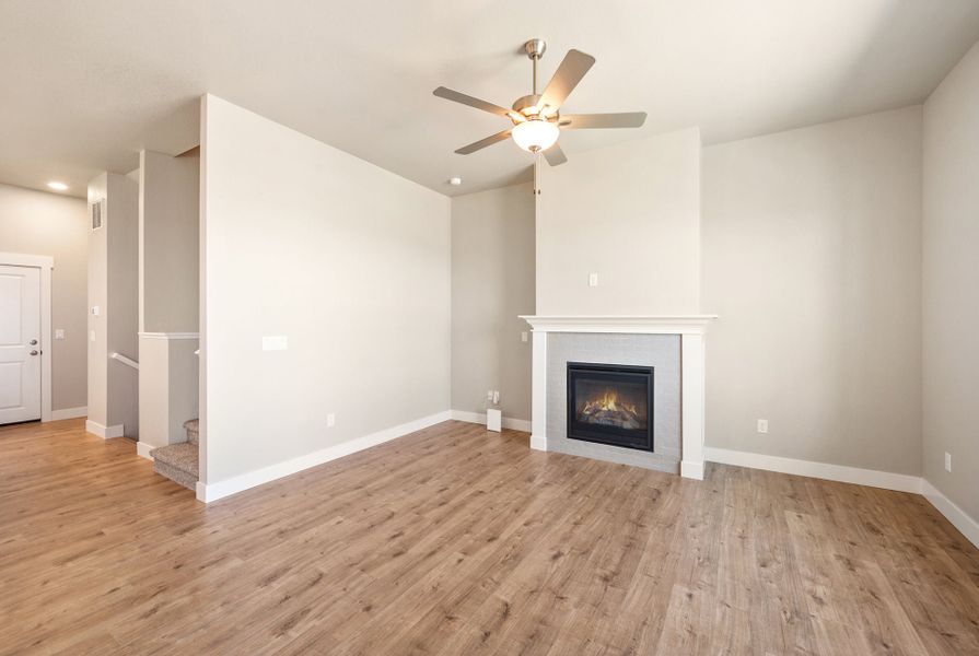 Spacious, unfurnished interior of a new home in The Lakes at Centerra, Loveland (Image 11).