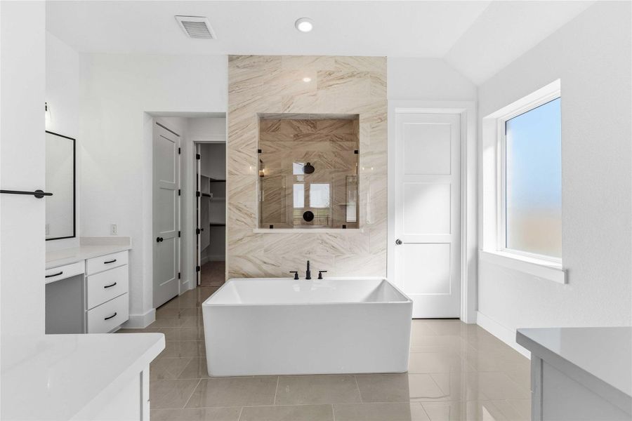 Furnished interior view inside a new home in Valencia, Manvel (Image 15).