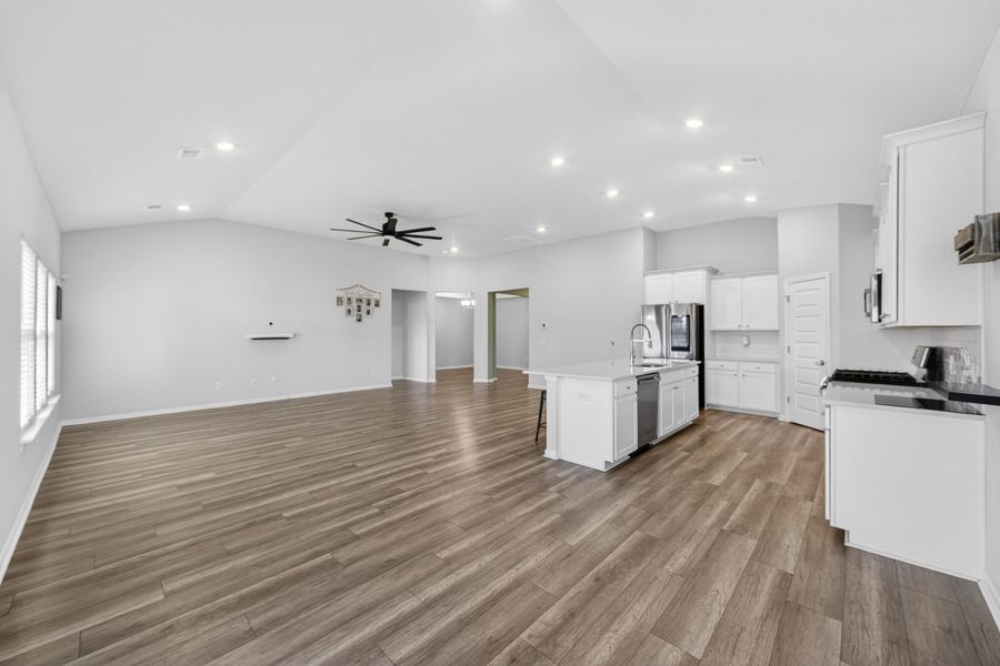 Spacious, unfurnished interior of a new home in Azalea Ridge at Summers Corner: Arbor Collection, Summerville (Image 26).