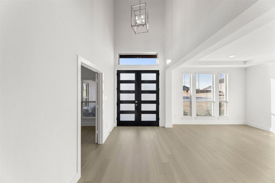 290 Cheyenne Mountain-Entry-1