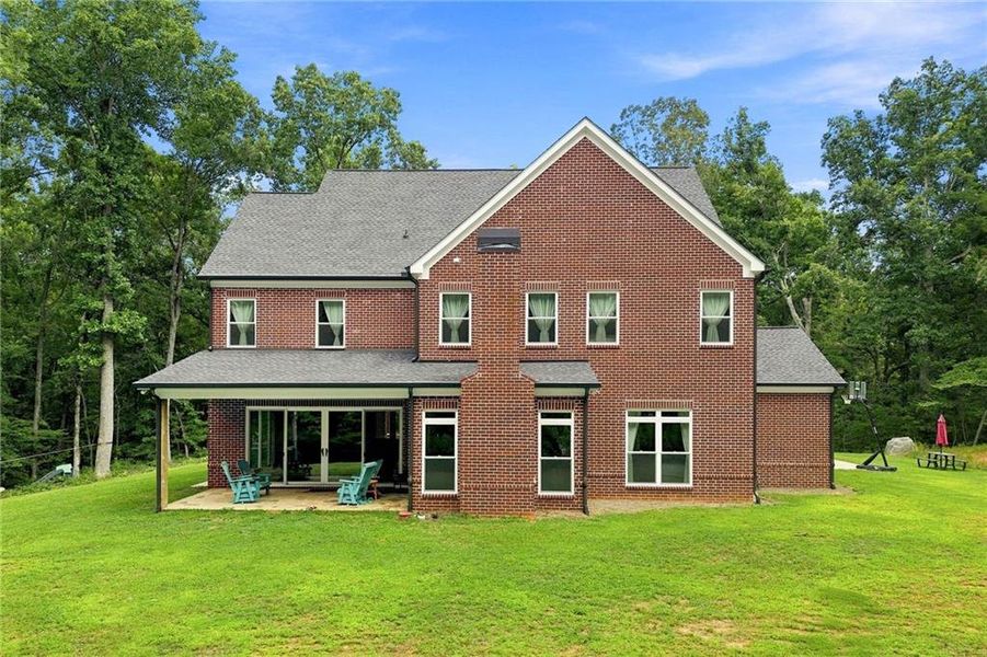 Exterior details and patio area of a home in , Dawsonville (Image 4).
