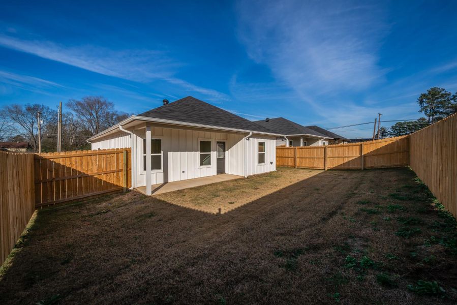 Exterior details and patio area of a home in , Kilgore (Image 16).