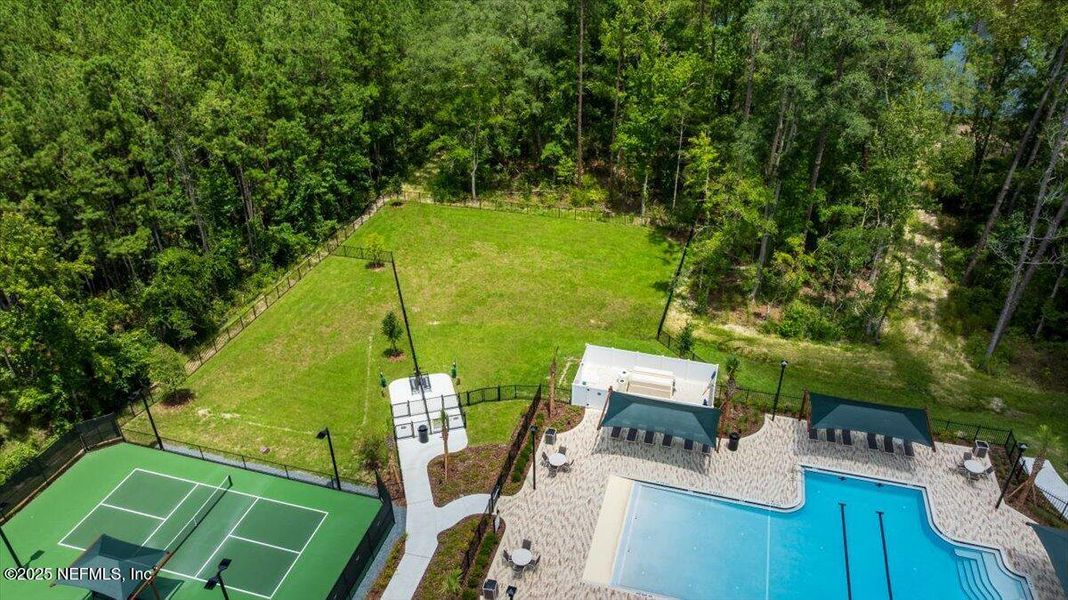 Community amenities in Jennings Farm, Middleburg (Image 31). Community amenities in Jennings Farm, Middleburg (Image 31).