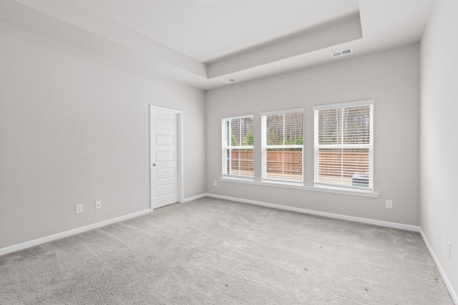 Spacious, unfurnished interior of a new home in Sweetgrass at Summers Corner, Summerville (Image 33).