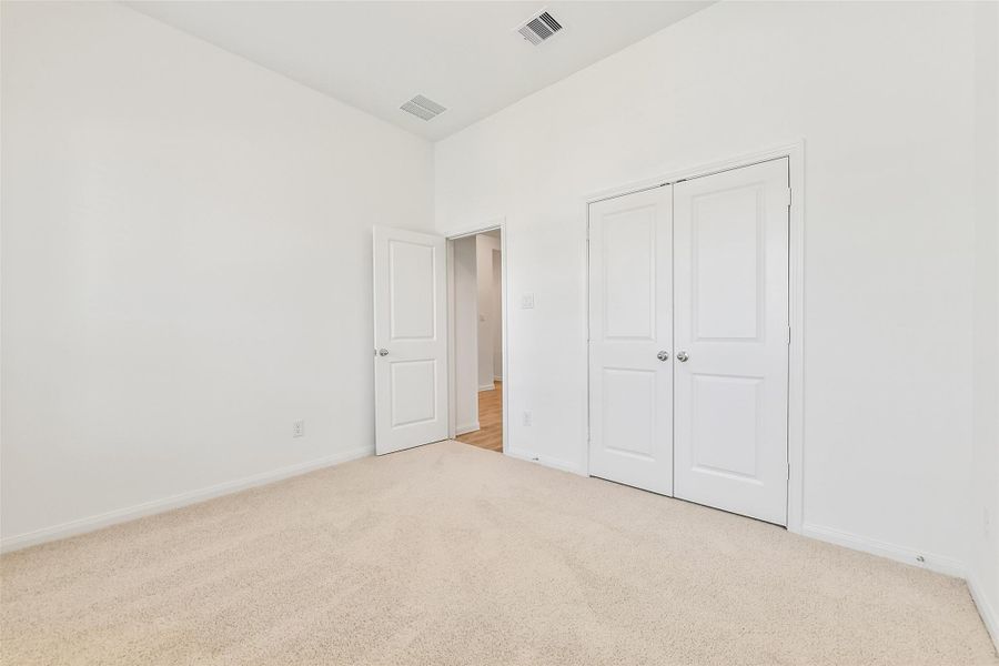 Spacious, unfurnished interior of a new home in King Oaks Village, Baytown (Image 22).