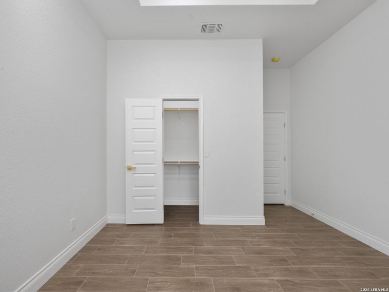 Spacious, unfurnished interior of a new home in , Elmendorf (Image 21).