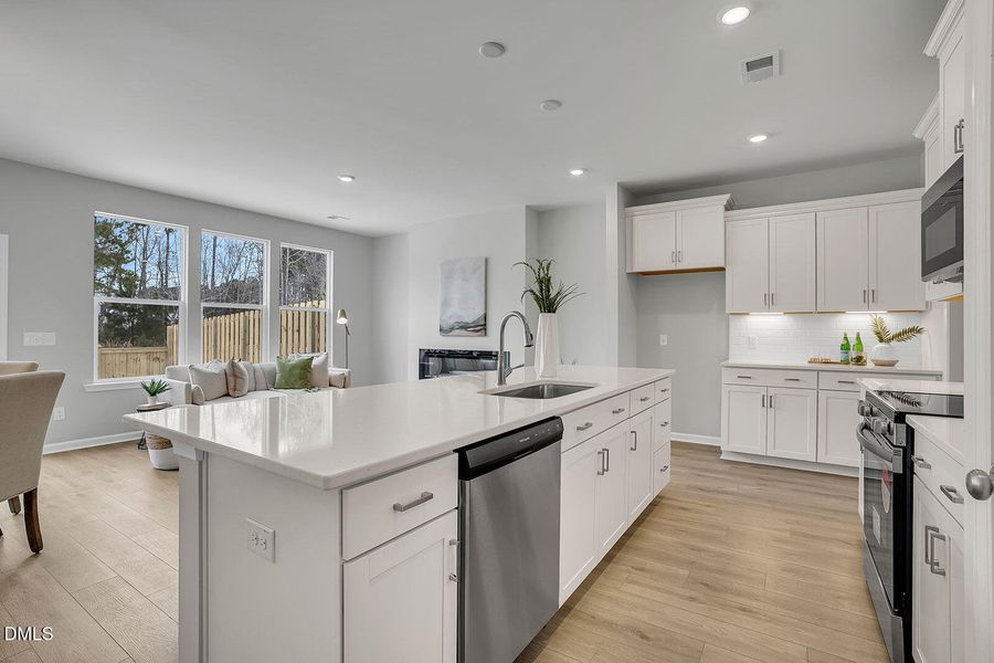 Kitchen-2---Mandevilla---Six-Oaks