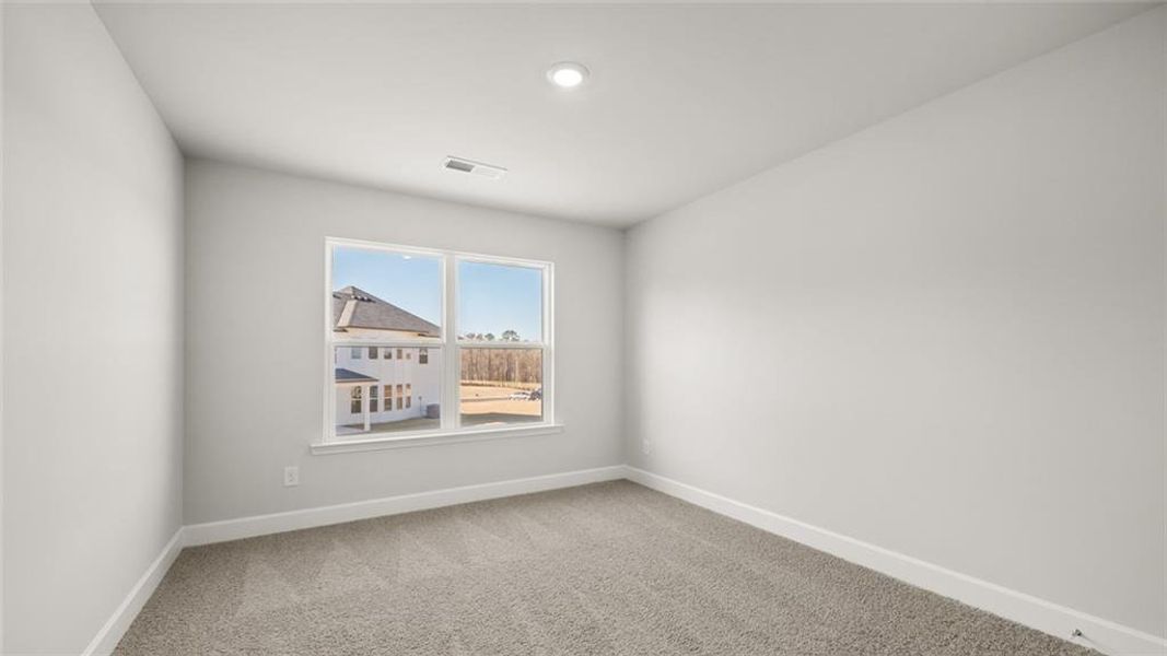Spacious, unfurnished interior of a new home in Evergreen Crossing, Locust Grove (Image 31).