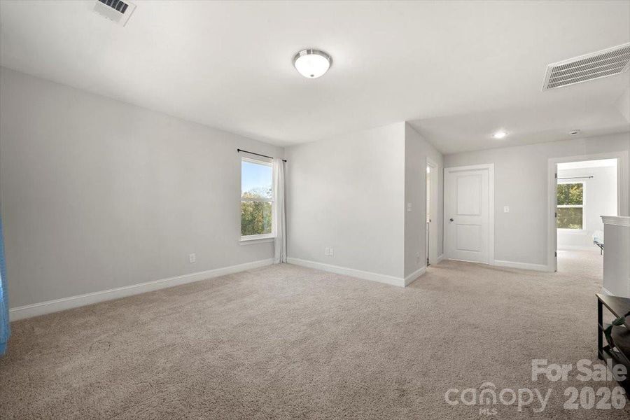 Spacious, unfurnished interior of a new home in Summerlin, Mooresville (Image 24).