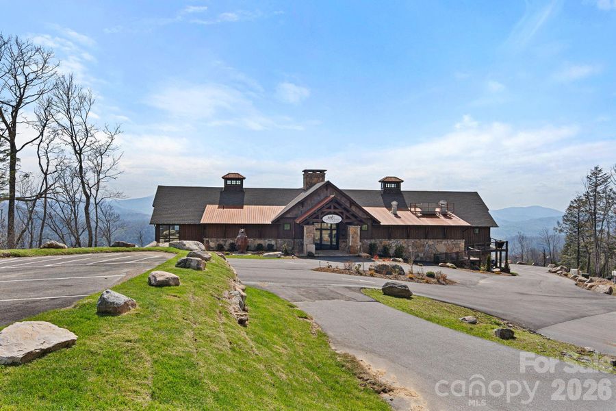 Image 47 of a home in .