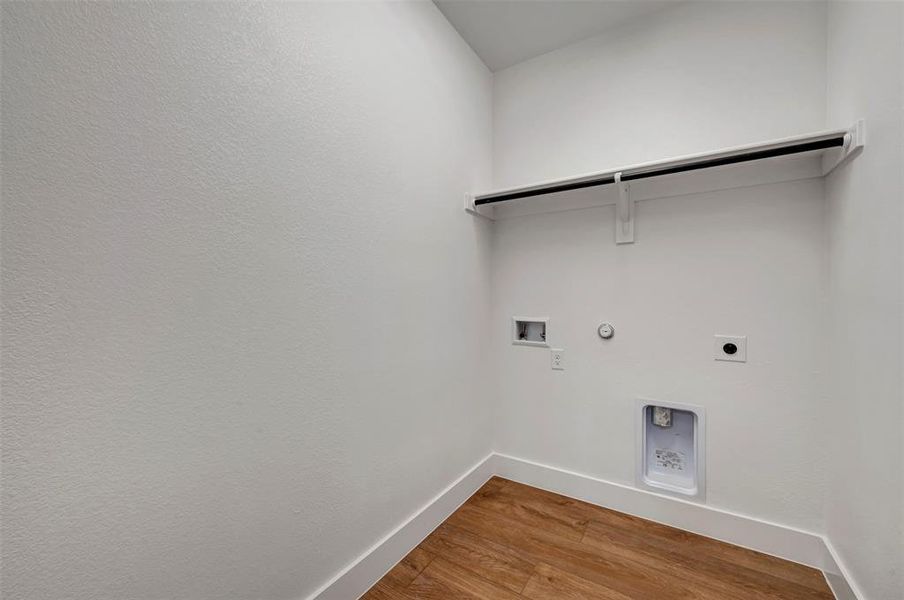 Spacious, unfurnished interior of a new home in Lilybrooke at Legacy Hills, Celina (Image 16).