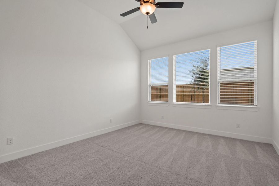 Spacious, unfurnished interior of a new home in Mulberry Farms, Santa Fe (Image 10).