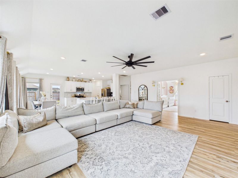 Furnished interior view inside a new home in Sterling Point at Baytown Crossings: Wildflower II Collection, Baytown (Image 36). Furnished interior view inside a new home in Sterling Point at Baytown Crossings: Wildflower II Collection, Baytown (Image 36).