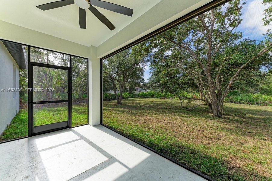 Exterior details and patio area of a home in , North Port (Image 4).