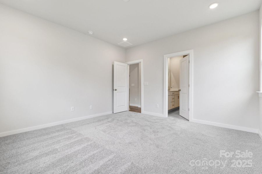 Spacious, unfurnished interior of a new home in Cannon Manor, Kannapolis (Image 21).