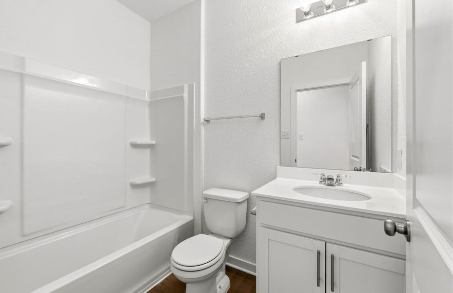 Furnished interior view inside a new home in Skyview, Belton (Image 6).