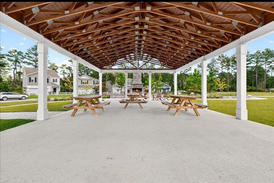 Community amenities in , Summerville (Image 27).