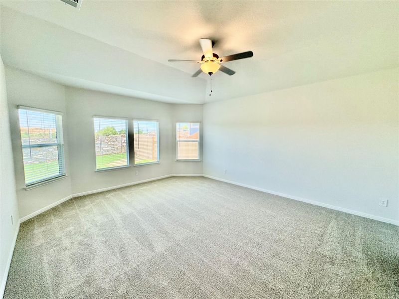 Spacious, unfurnished interior of a new home in Turner's Crossing - Reserve Collection, Buda (Image 6). Spacious, unfurnished interior of a new home in Turner's Crossing - Reserve Collection, Buda (Image 6).