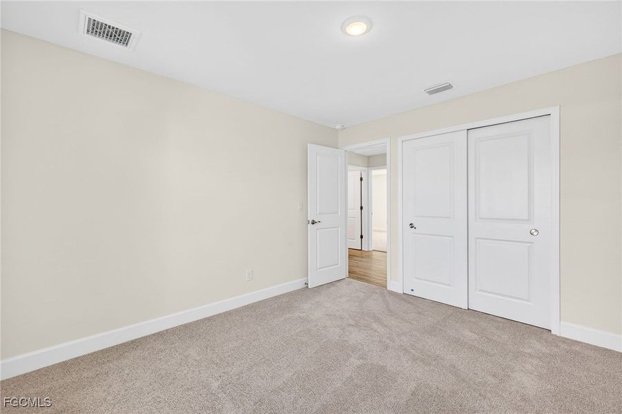 Spacious, unfurnished interior of a new home in Cape Coral, Cape Coral (Image 31).