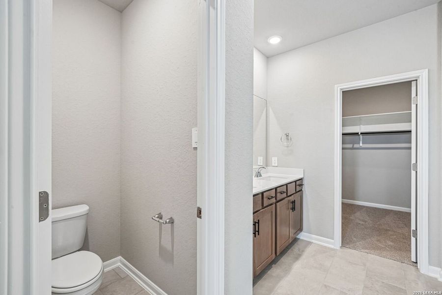 Furnished interior view inside a new home in Thomas Pond, San Antonio (Image 16). Furnished interior view inside a new home in Thomas Pond, San Antonio (Image 16).