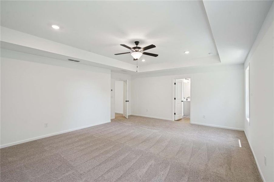 Spacious, unfurnished interior of a new home in The Estates at Casteel, Bethlehem (Image 11).
