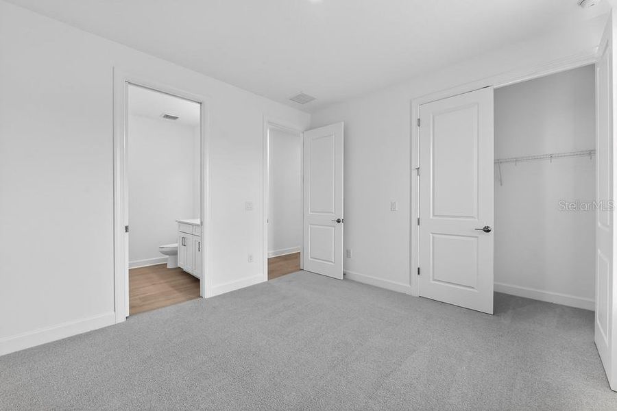 Spacious, unfurnished interior of a new home in Esplanade at Azario Lakewood Ranch, Bradenton (Image 22). Spacious, unfurnished interior of a new home in Esplanade at Azario Lakewood Ranch, Bradenton (Image 22).