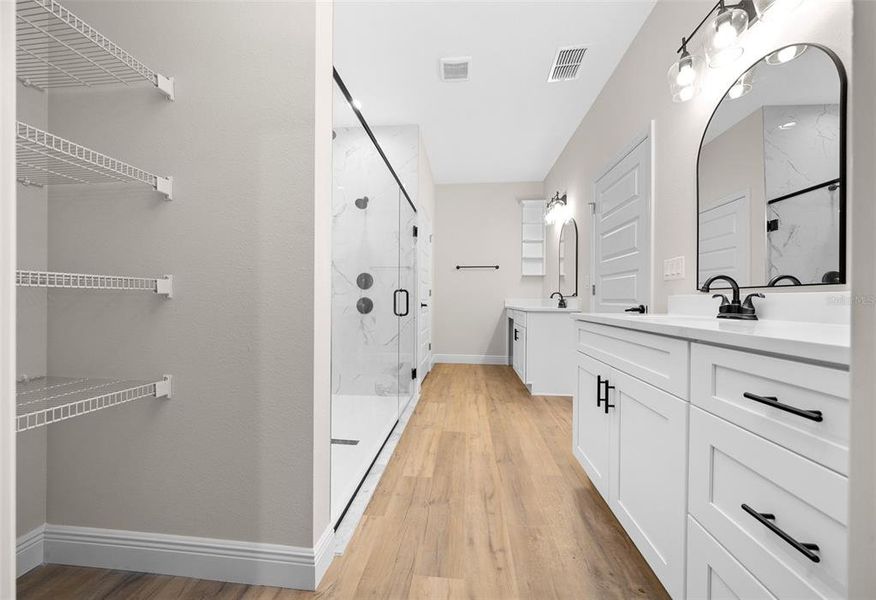 Furnished interior view inside a new home in , Dunnellon (Image 15).