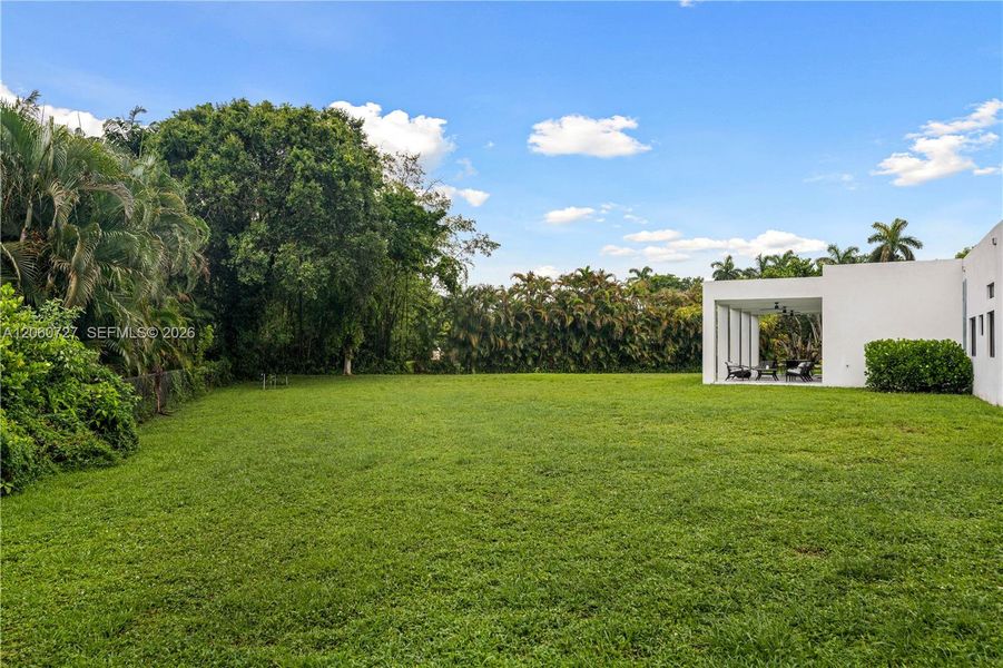 Exterior details and patio area of a home in , Plantation (Image 22).