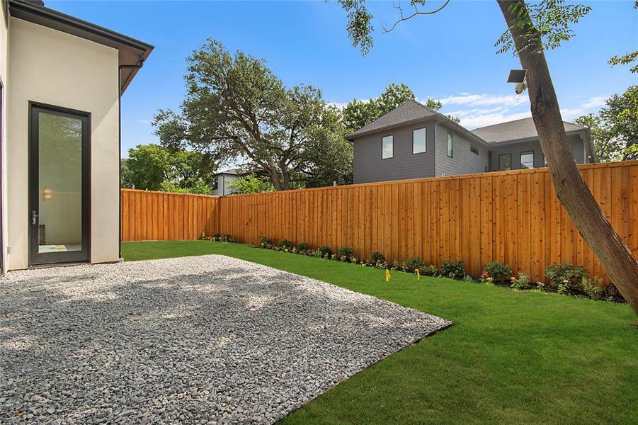 Exterior details and patio area of a home in , Dallas (Image 3).