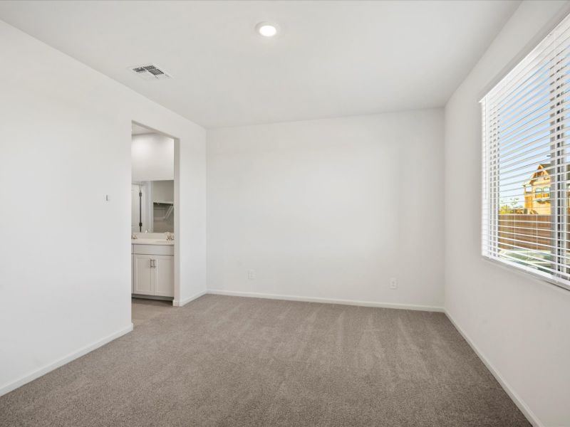 Spacious, unfurnished interior of a new home in Summerstone II, Marana (Image 11). Spacious, unfurnished interior of a new home in Summerstone II, Marana (Image 11).