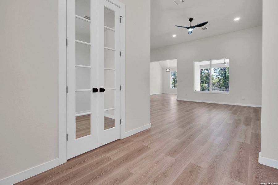 Spacious, unfurnished interior of a new home in , Fischer (Image 29).