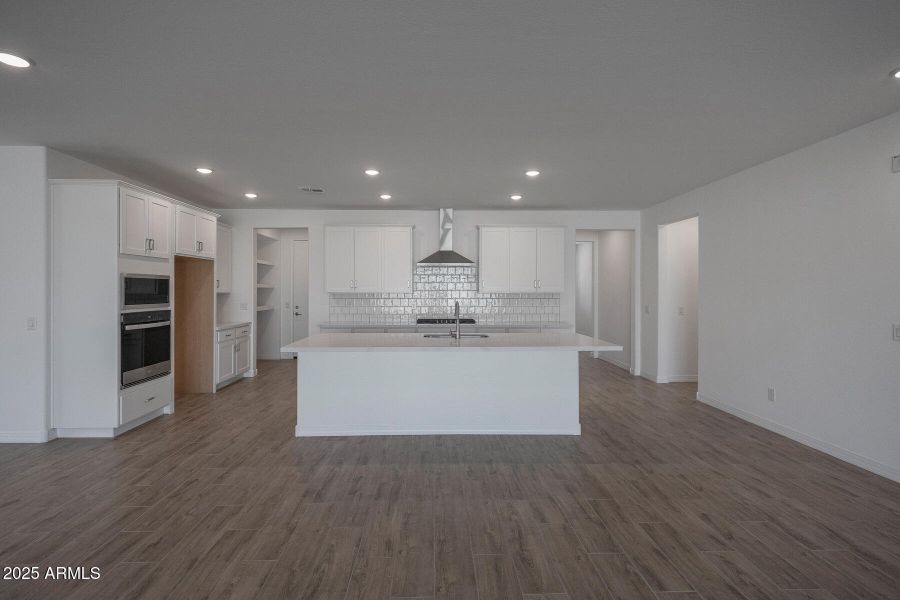 PHX_TV_Lot 2073_Currant_28868_Kitchen (3