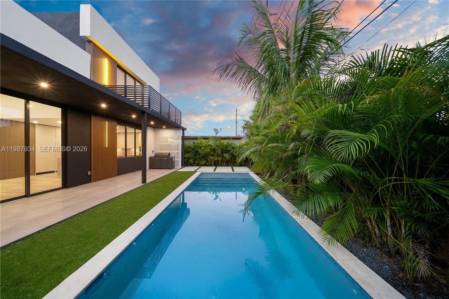 Exterior details and patio area of a home in , Miami (Image 30).