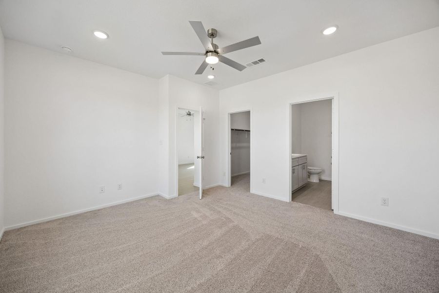 Spacious, unfurnished interior of a new home in Montgomery Bend, Montgomery (Image 31).