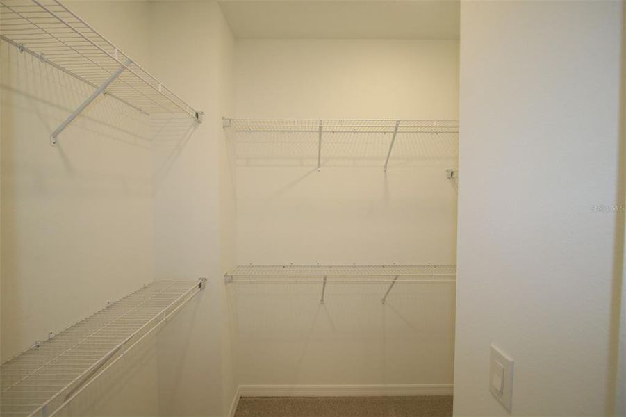 Spacious, unfurnished interior of a new home in , Orlando (Image 22).