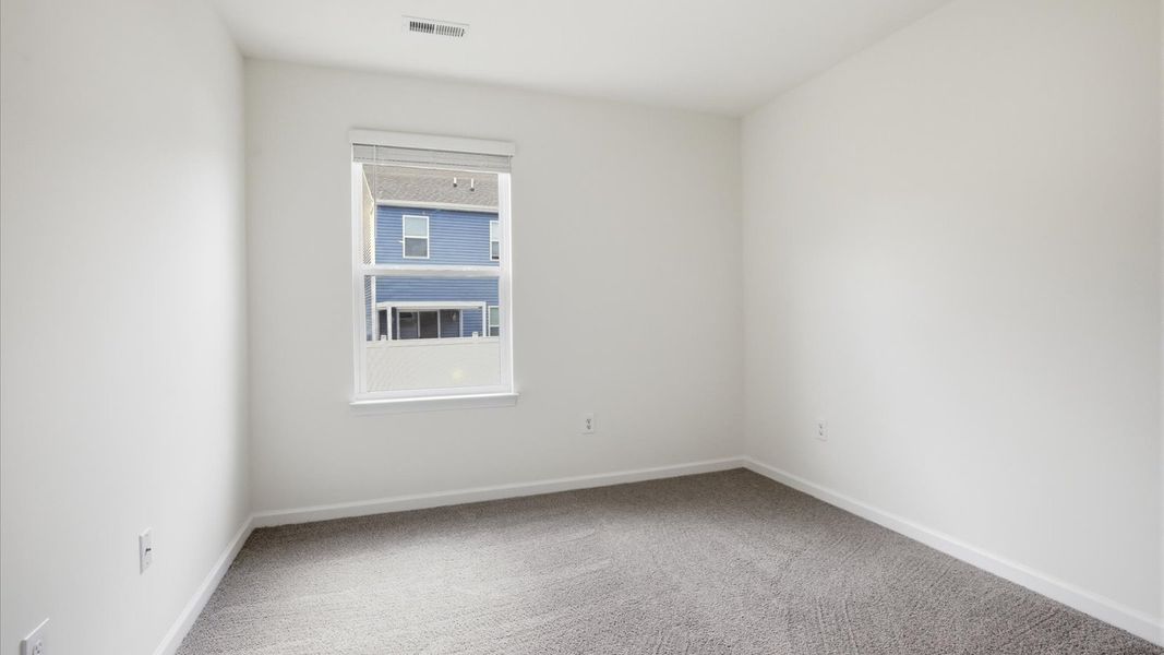 Spacious, unfurnished interior of a new home in Cherokee Crossing, Kodak (Image 22).