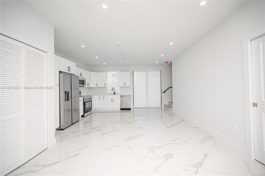 Spacious, unfurnished interior of a new home in , Florida City (Image 8).
