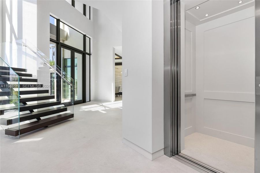 Spacious, unfurnished interior of a new home in , Fort Lauderdale (Image 21).