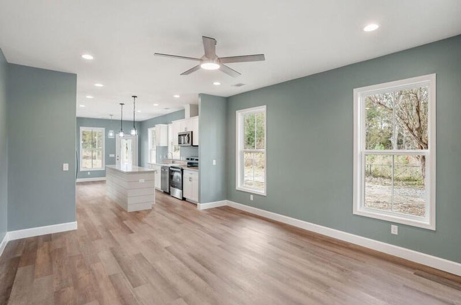 Spacious, unfurnished interior of a new home in , Seabrook (Image 25).