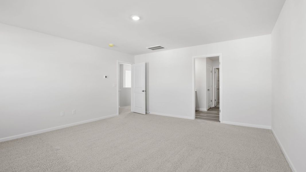 Spacious, unfurnished interior of a new home in Cedar Gap, Fountain Inn (Image 30).