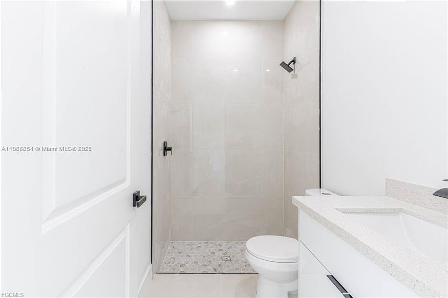 Furnished interior view inside a new home in , Lehigh Acres (Image 5).