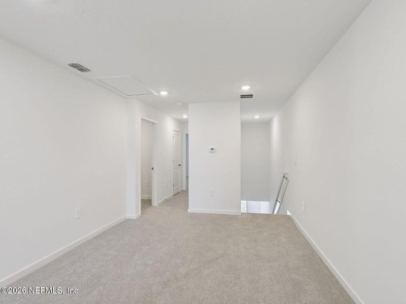 Spacious, unfurnished interior of a new home in , Jacksonville (Image 8).