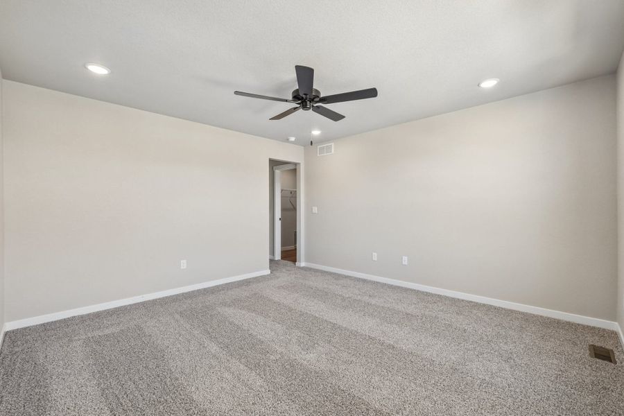Spacious, unfurnished interior of a new home in Aspen Ranch, Fountain (Image 39).