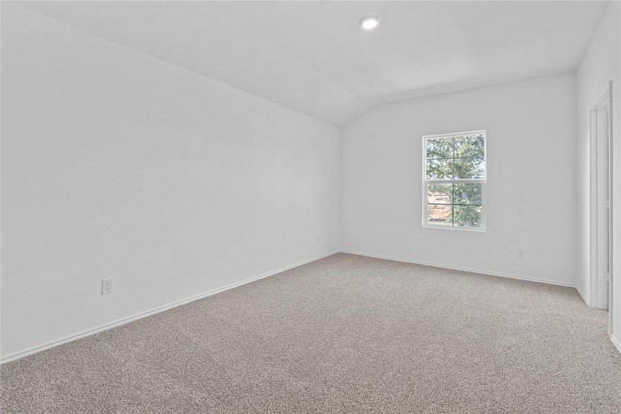 Spacious, unfurnished interior of a new home in Valverde, Bastrop (Image 26).