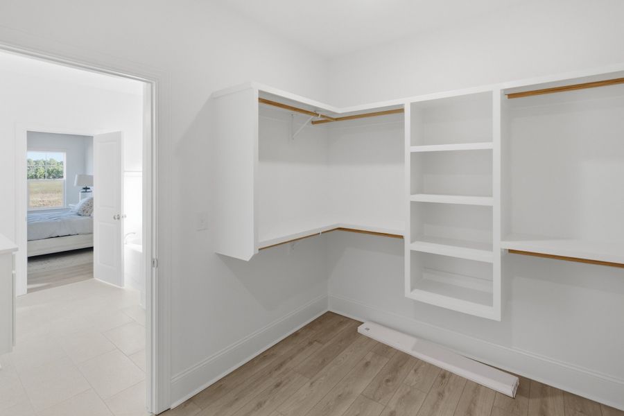 Spacious, unfurnished interior of a new home in Sidbury Landing, Wilmington (Image 22).