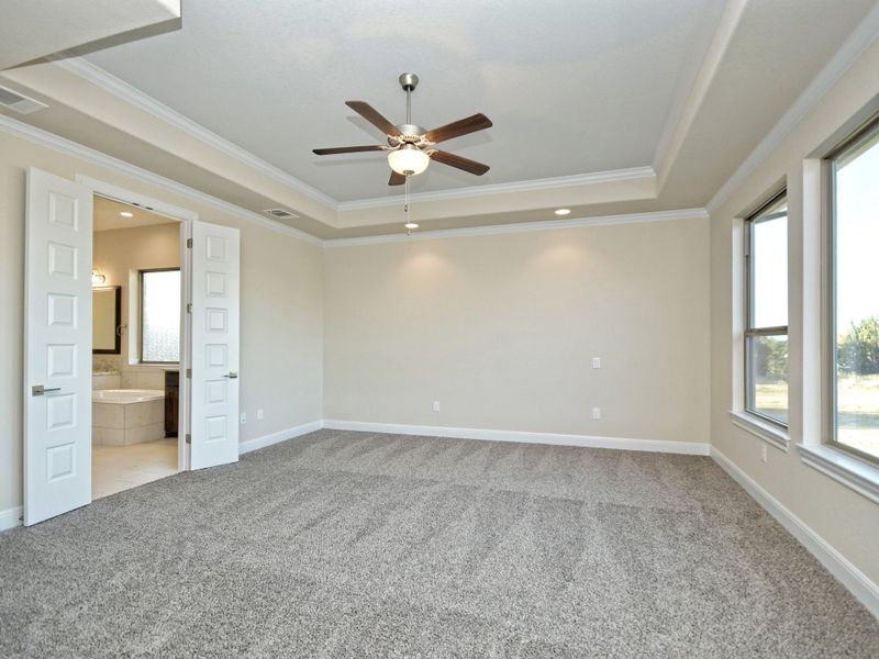 Representative unfurnished interior of a home built from the Santa Barbara II by Giddens Homes in Scofield Farms Estates, Georgetown (Image 128).